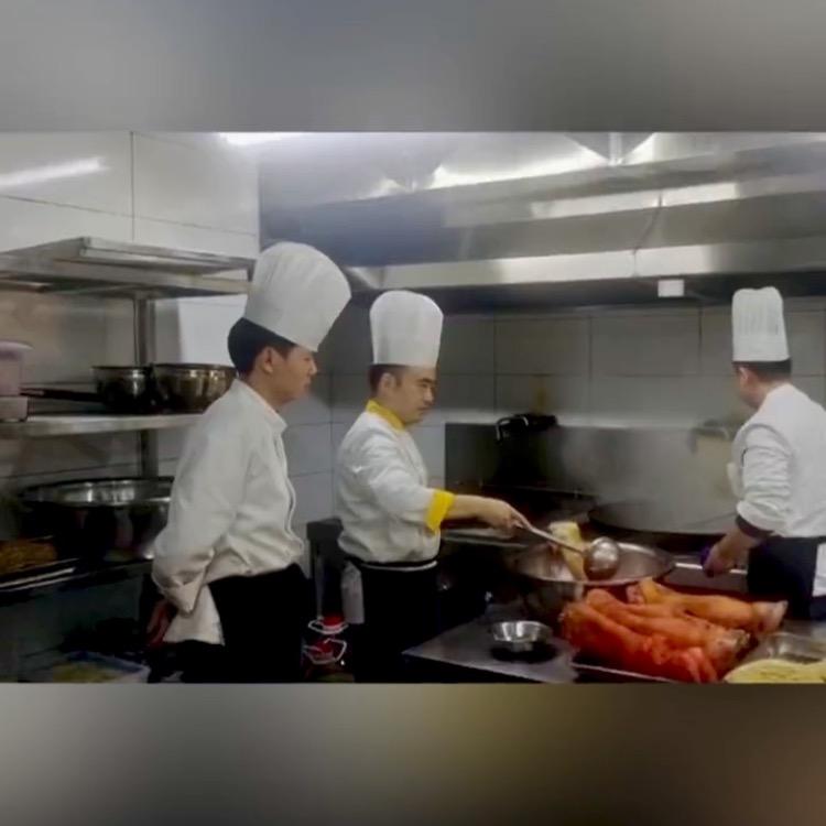 黔城水木清华大酒店唐哥