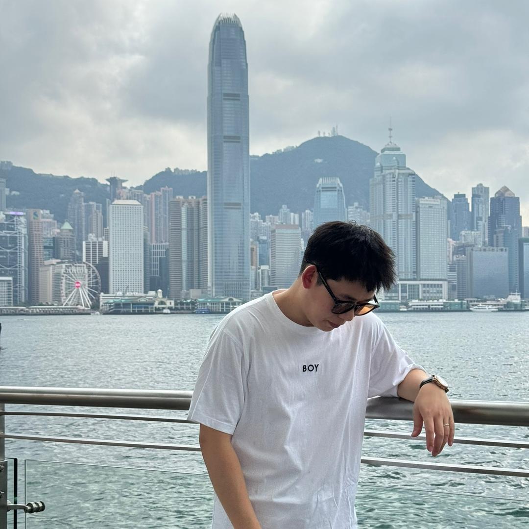 眼镜哥哥👀