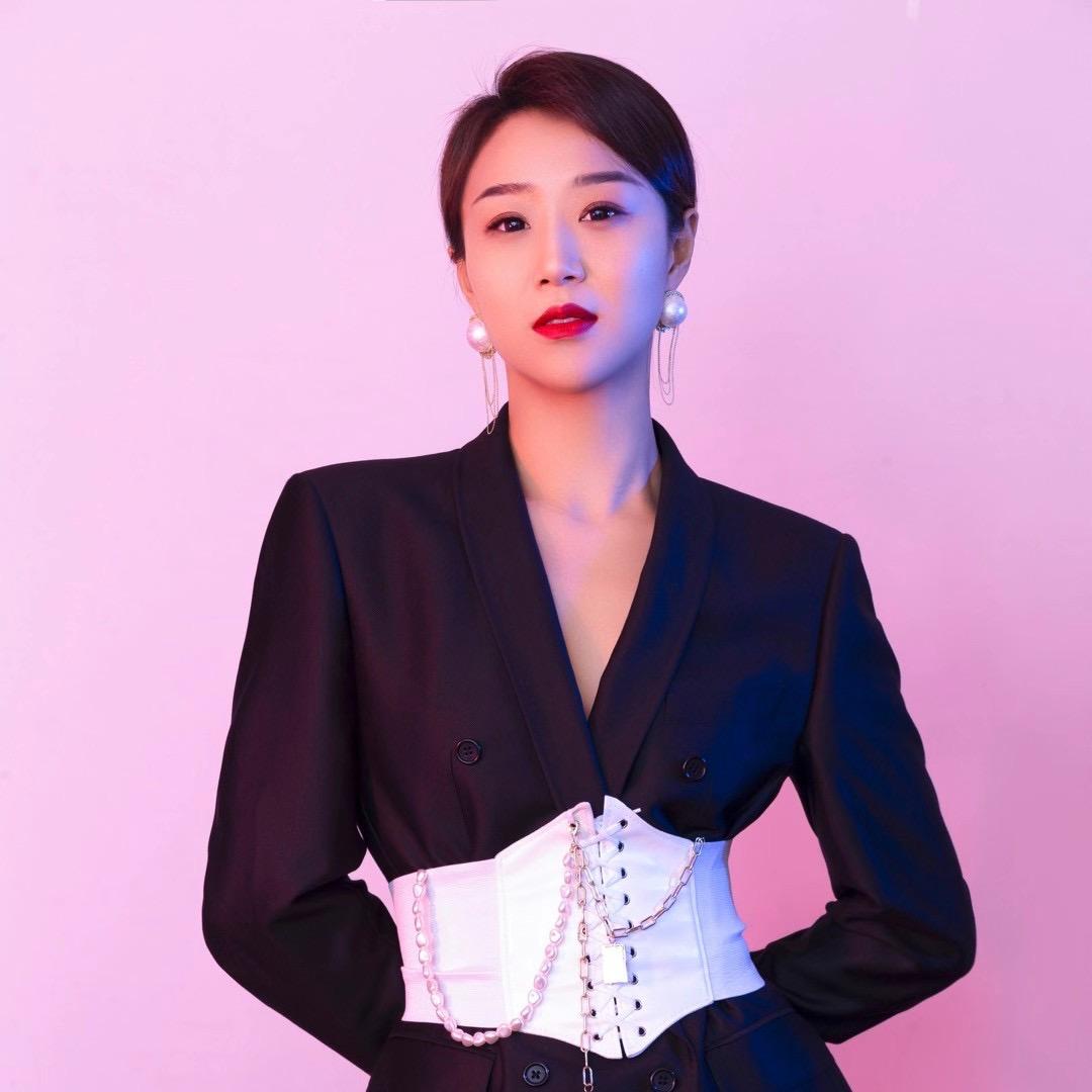 平度眉型设计师-艳飞