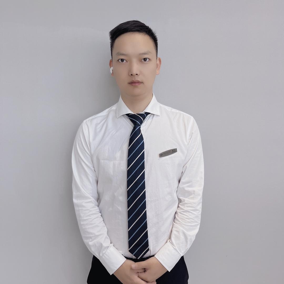 开凯美瑞的韩宁