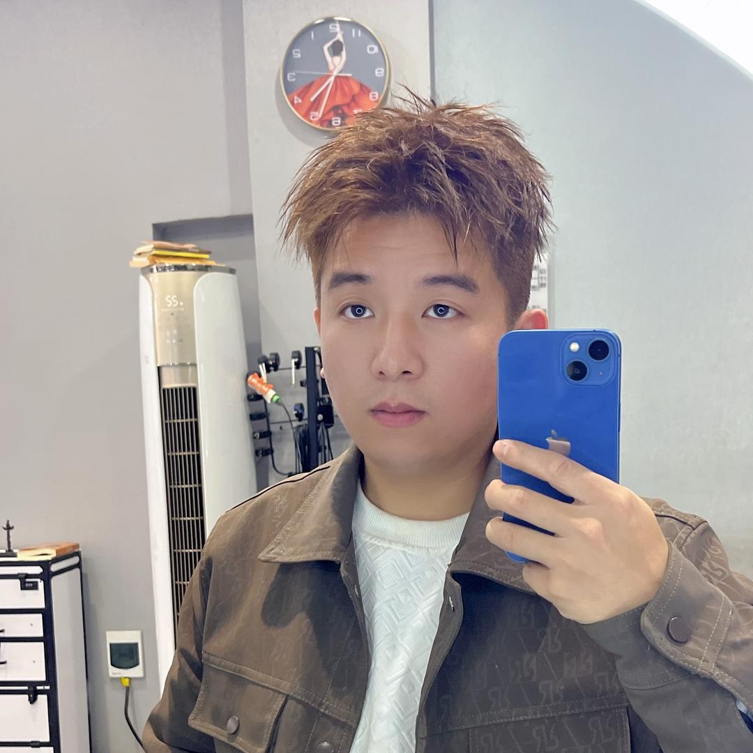 郧阳区大桥发型11号总监
