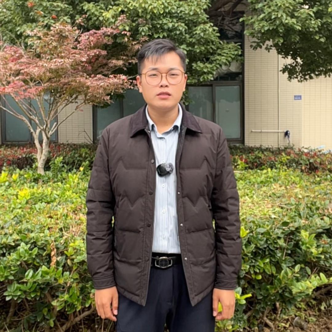 苏北蜜薯村干部大壮的头像