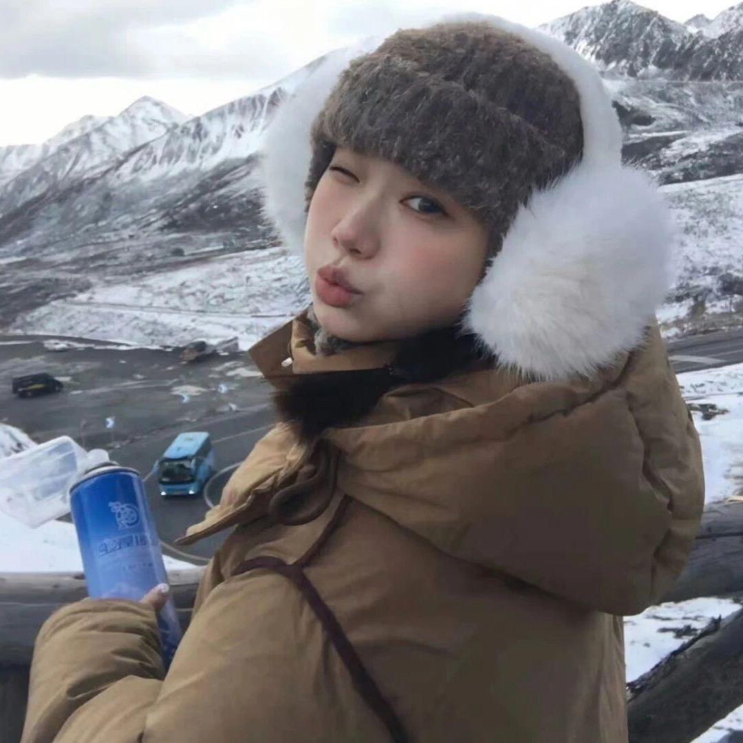 偷偷看你一眼、