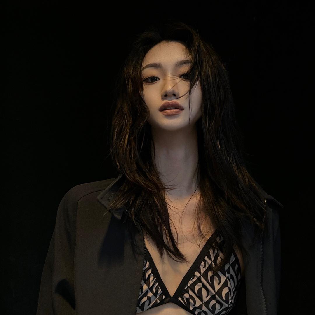 美丽彤小姐