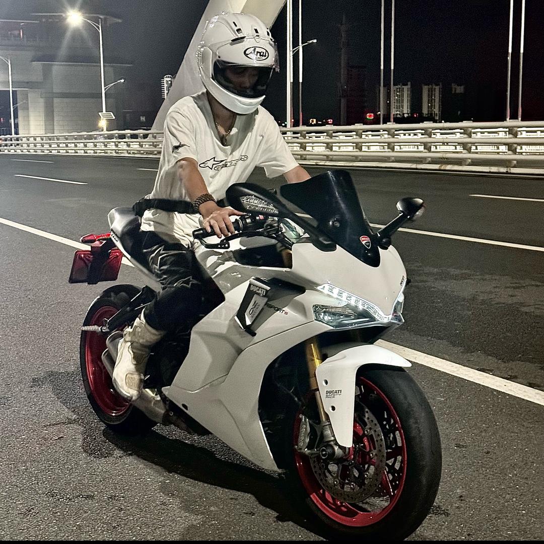 黄白白
