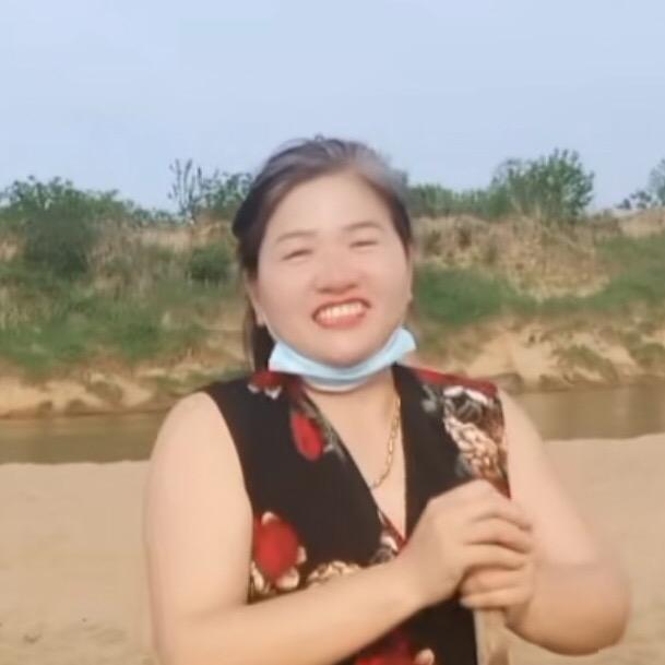 光头哥老婆