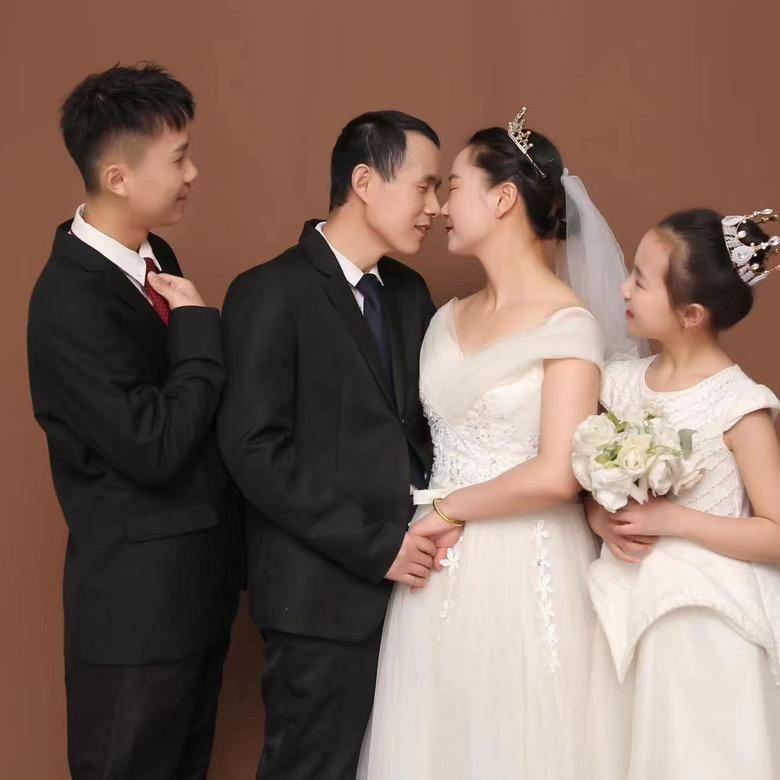 漂亮的美丽姐姐