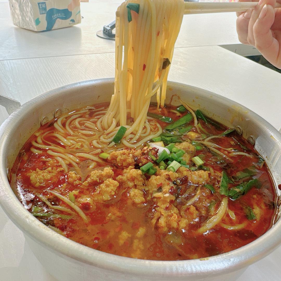 潘记鲜肉小锅米线