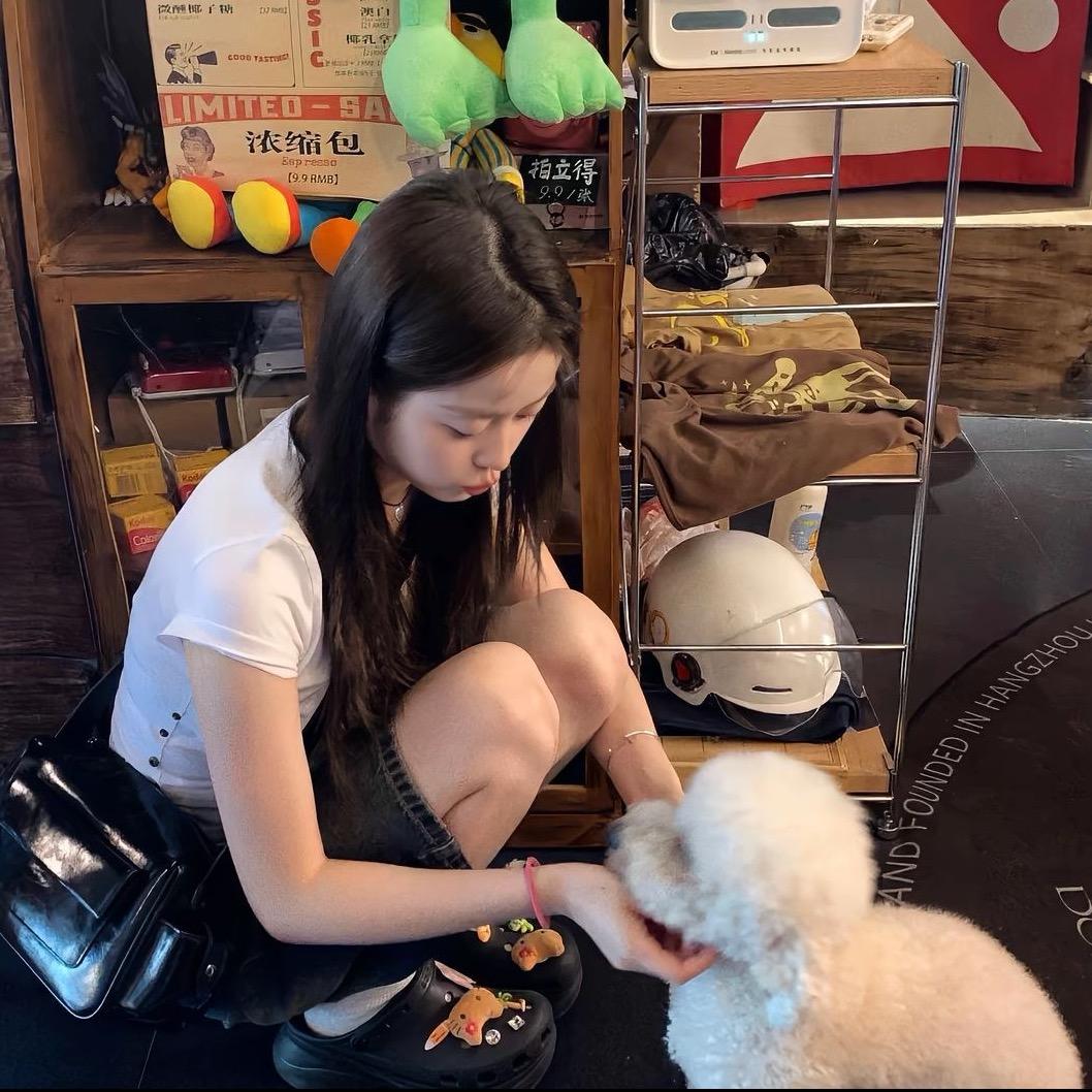 小Y.