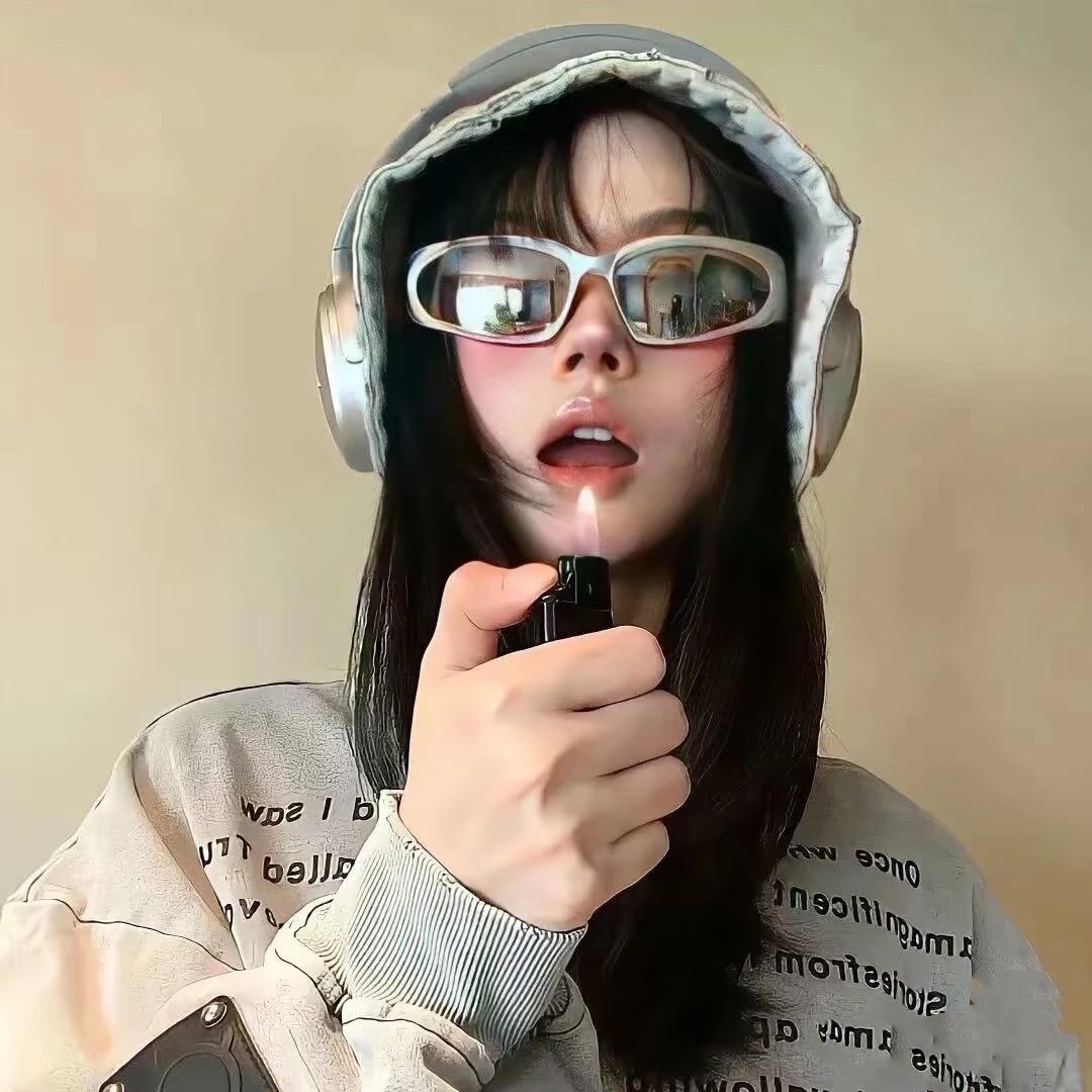 A person .zᙆ