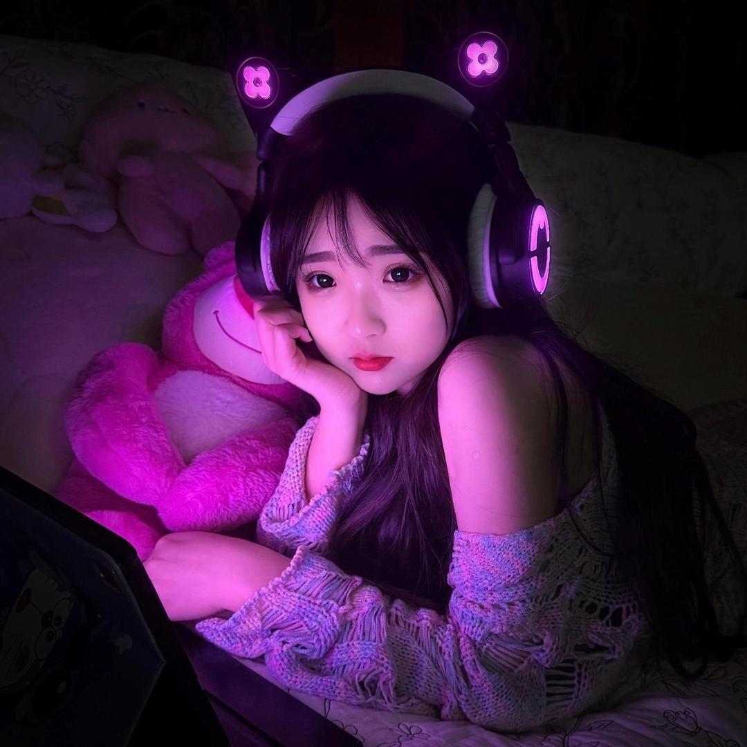 ，。