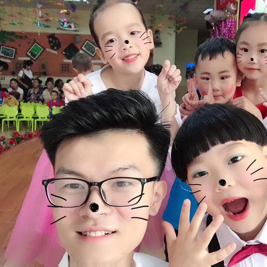 万州幼儿园扛把子