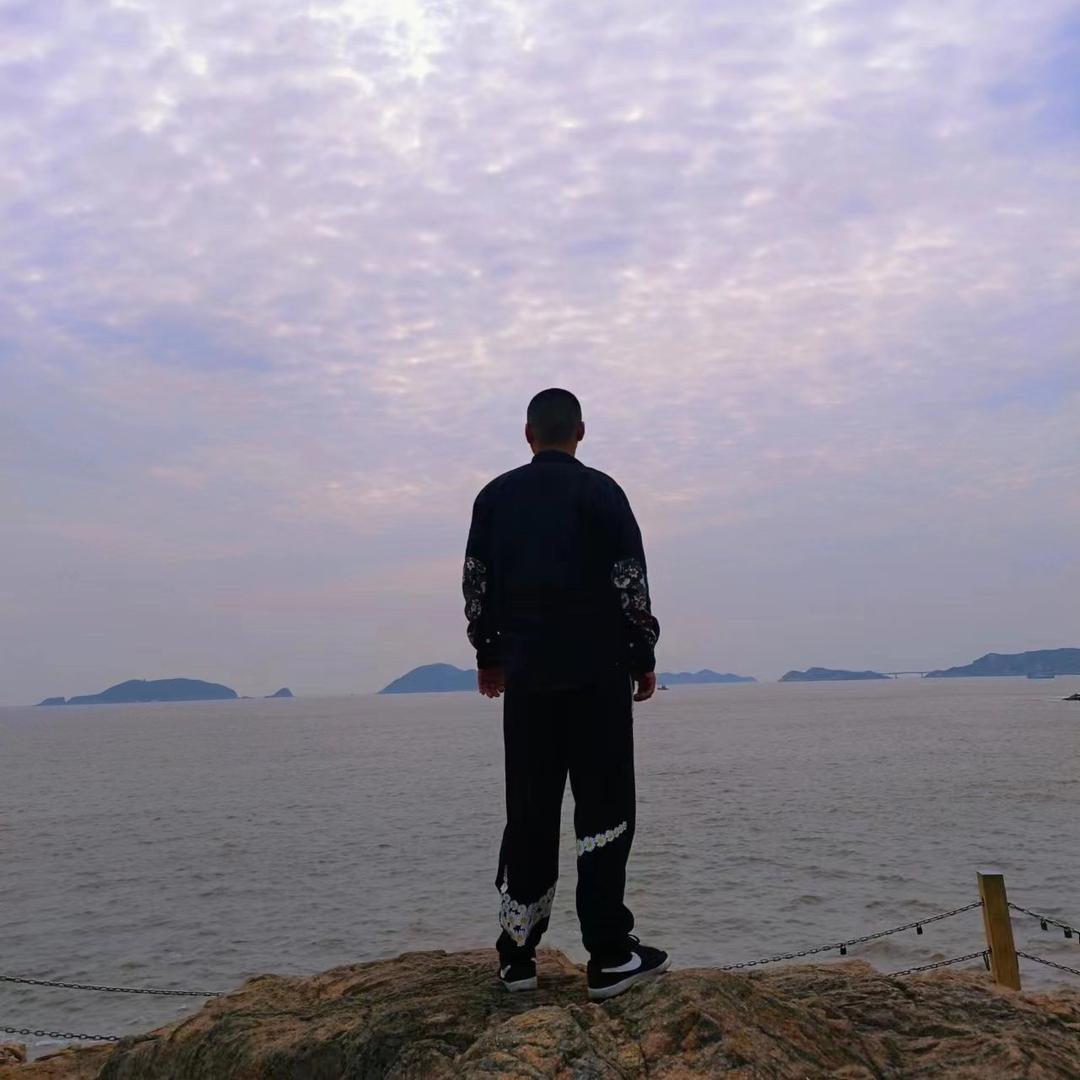 禹昆奕成（业务部）