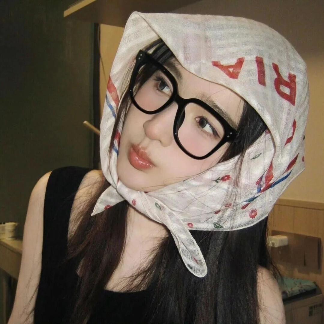 HUANG.