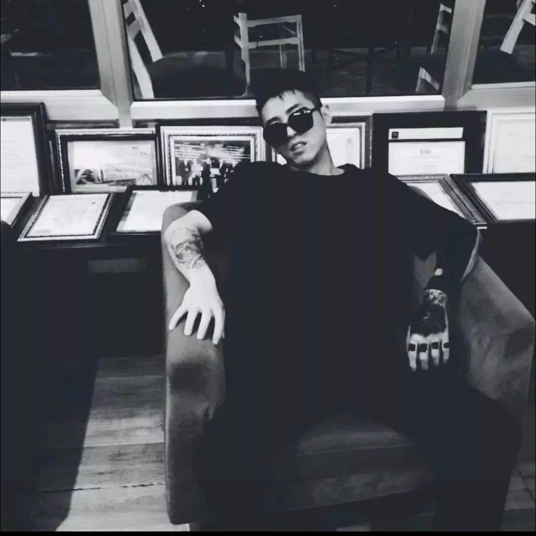 半慕𝒎𝒐𝒔𝒄𝒂𝒅𝒂