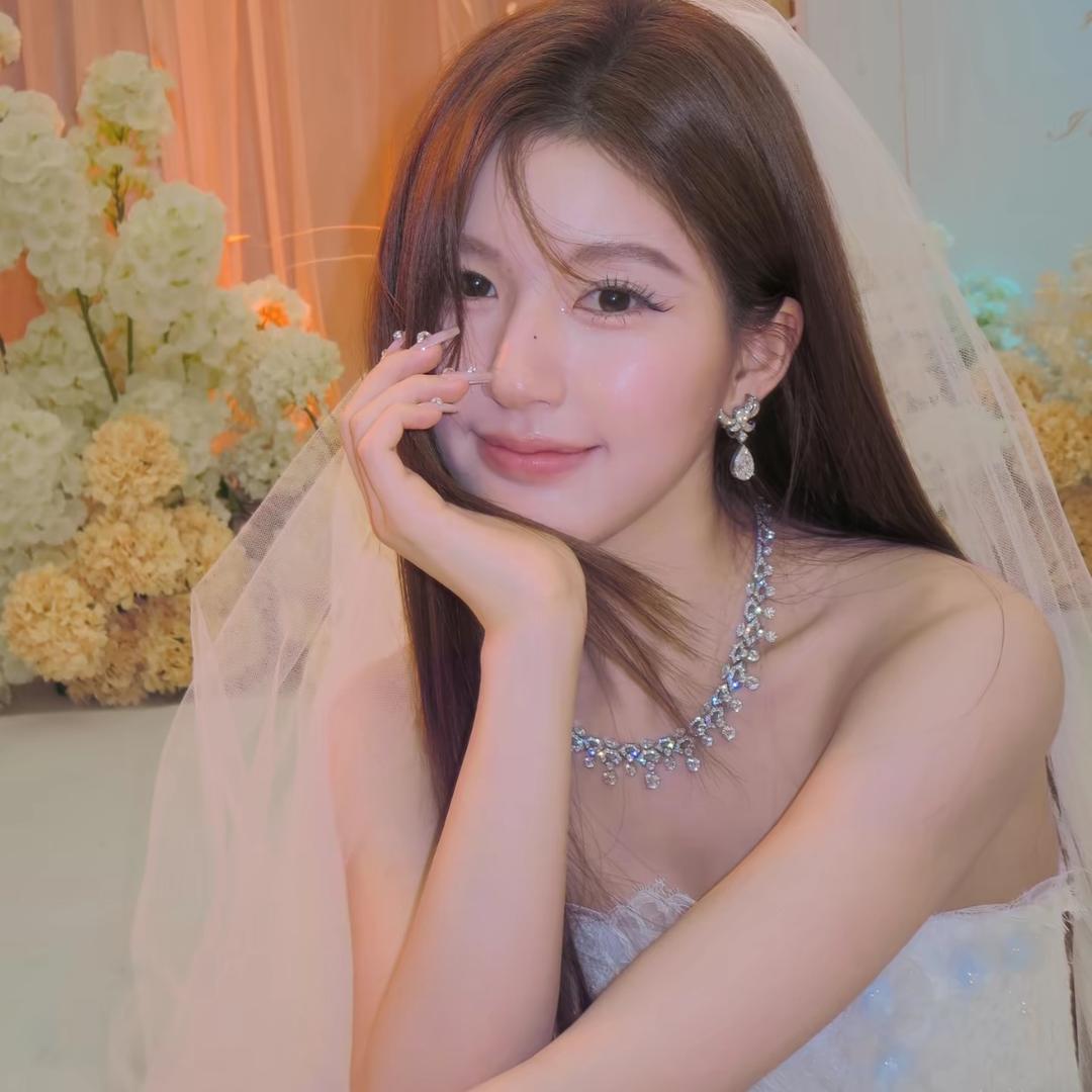 别烦小佳la