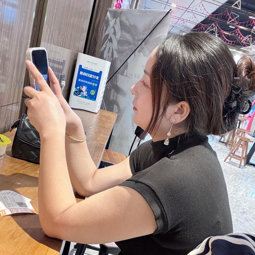 ღ᭄💞ঞ浅笑🍬不语💗᭄