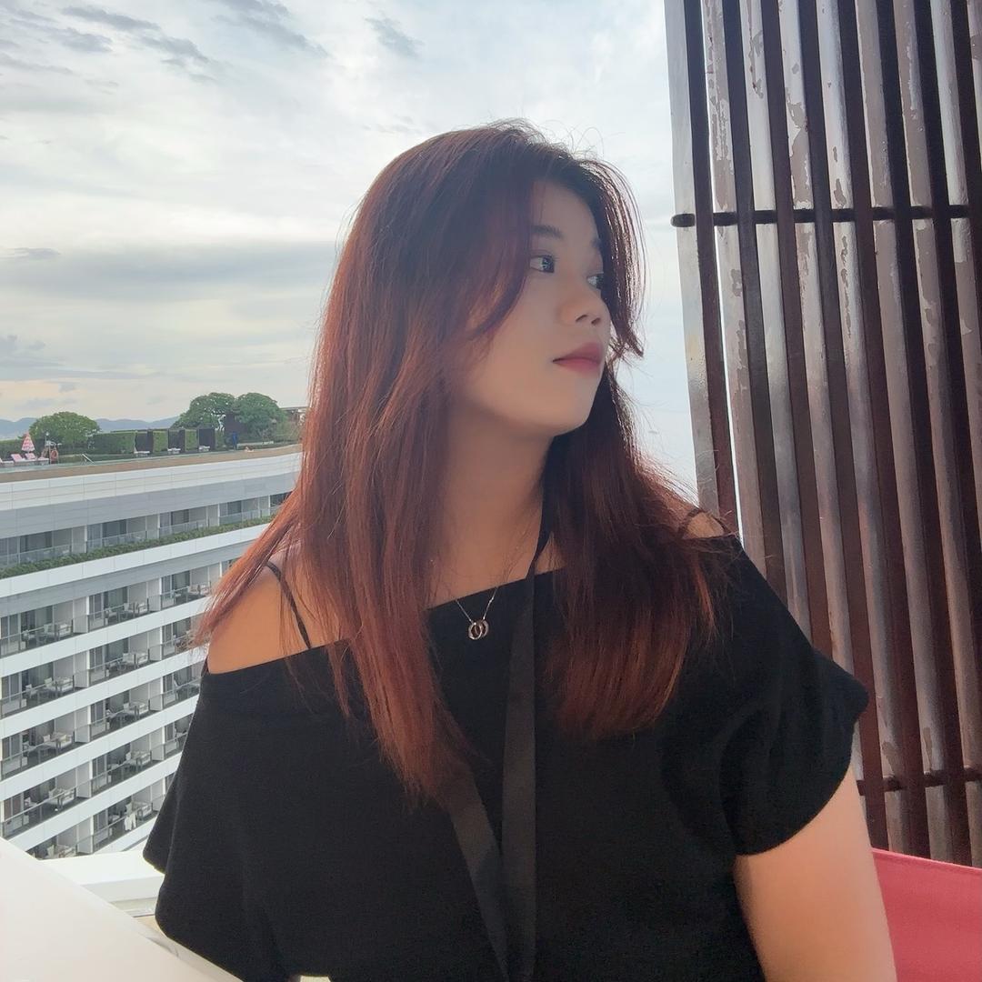一个会化妆的花艺师