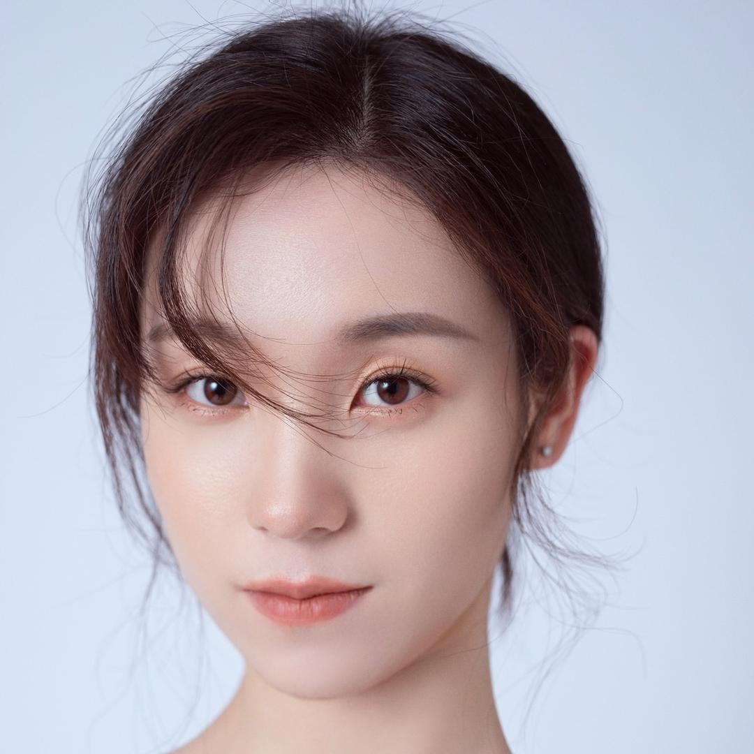 王非衣..