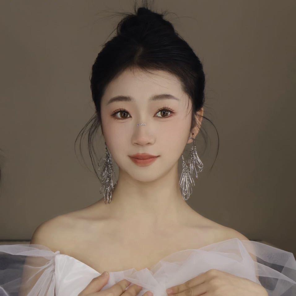 太原左慕婚纱化妆师—木子