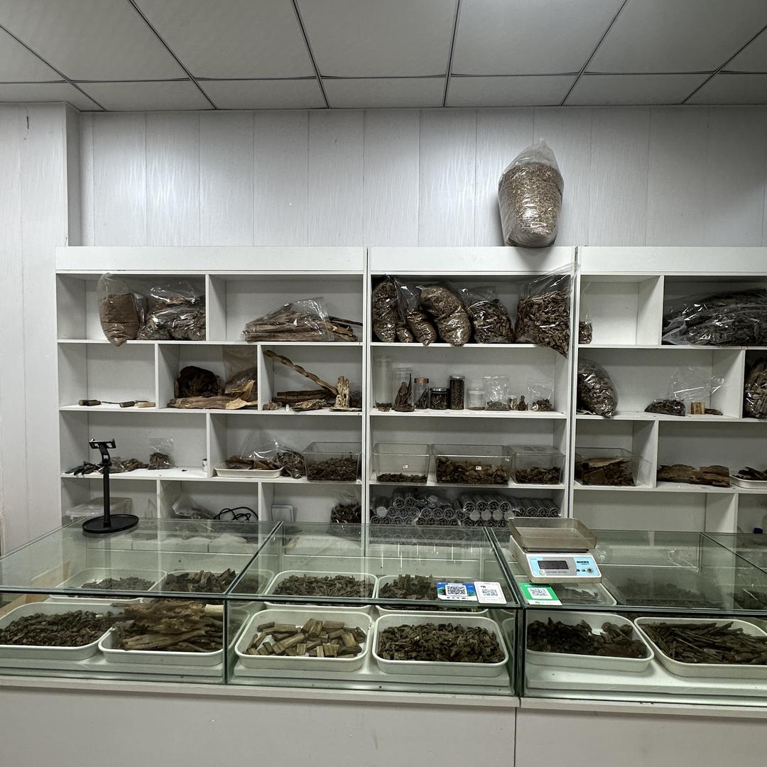 萍姐沉香工艺品