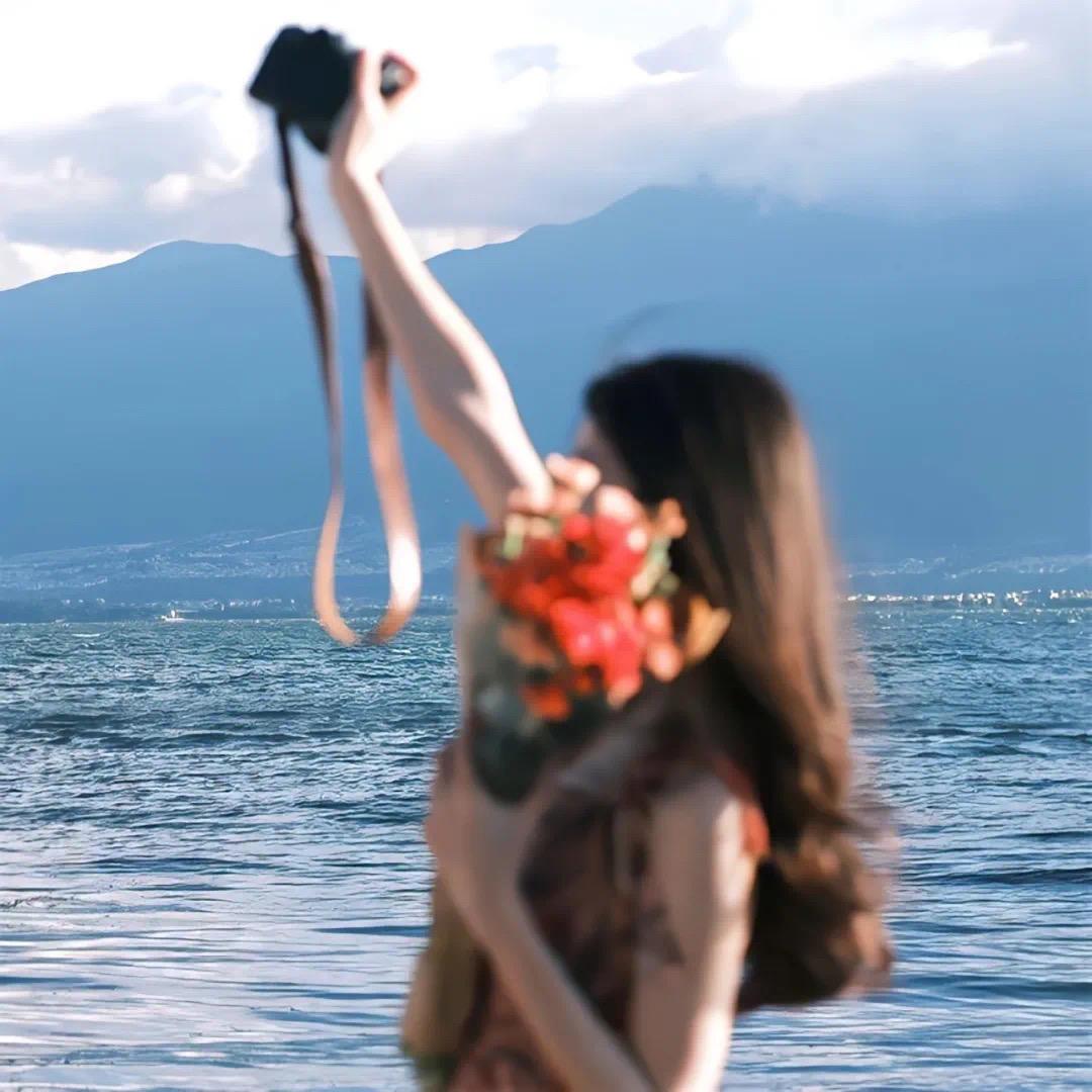 优雅的水晶甜妞寶