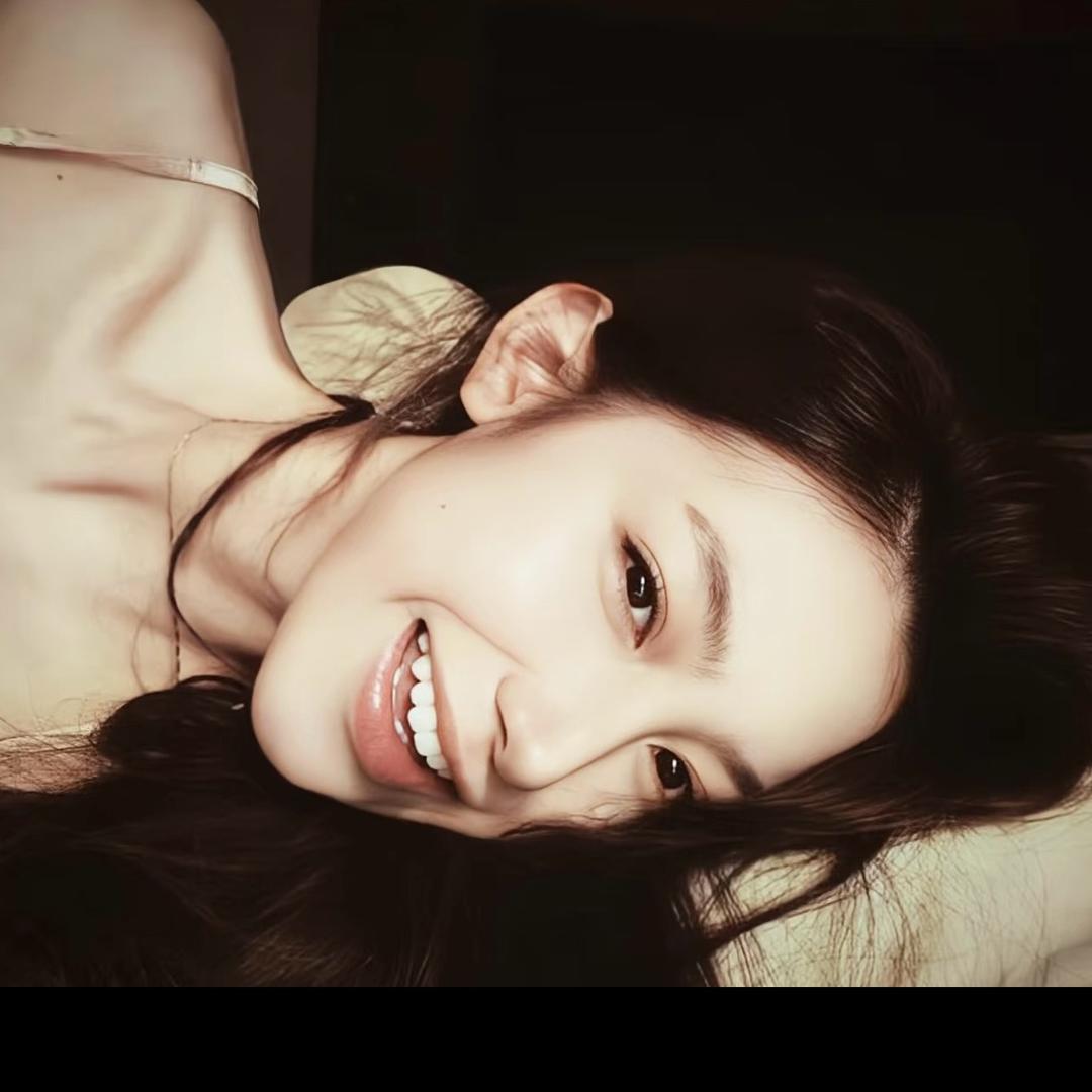 佳佳.
