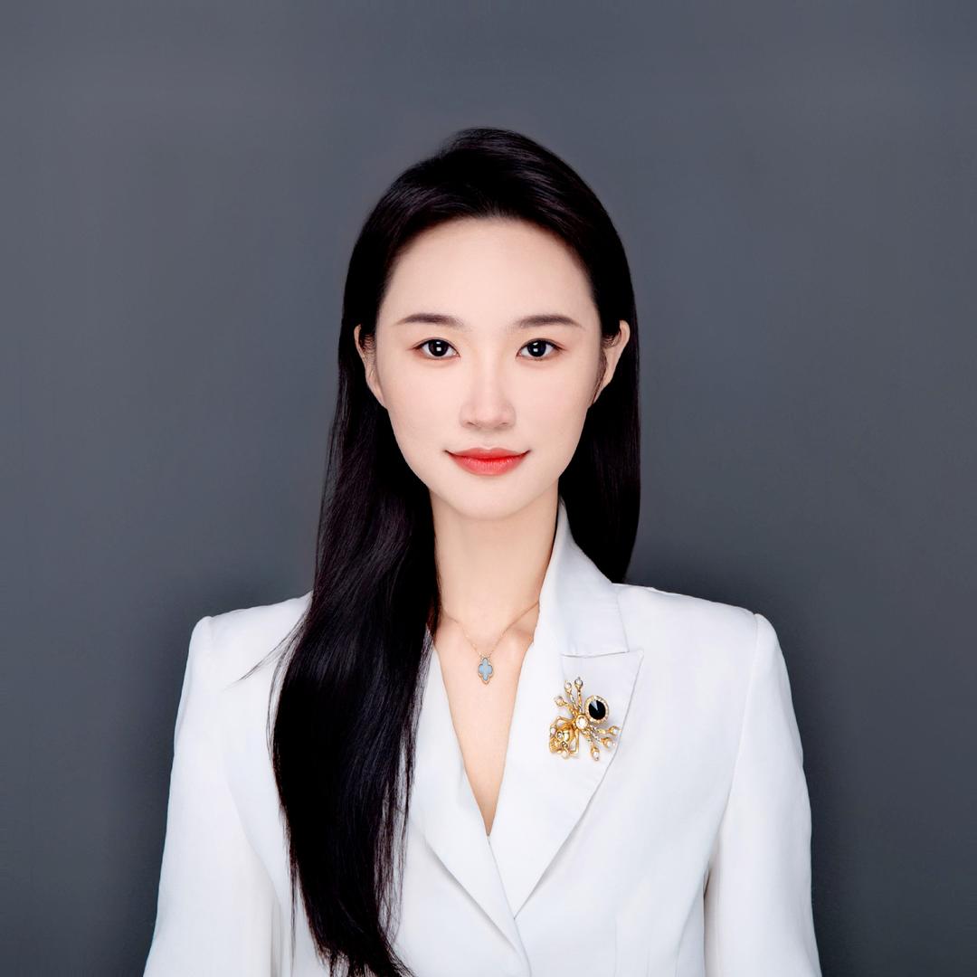 做眉毛的Anan