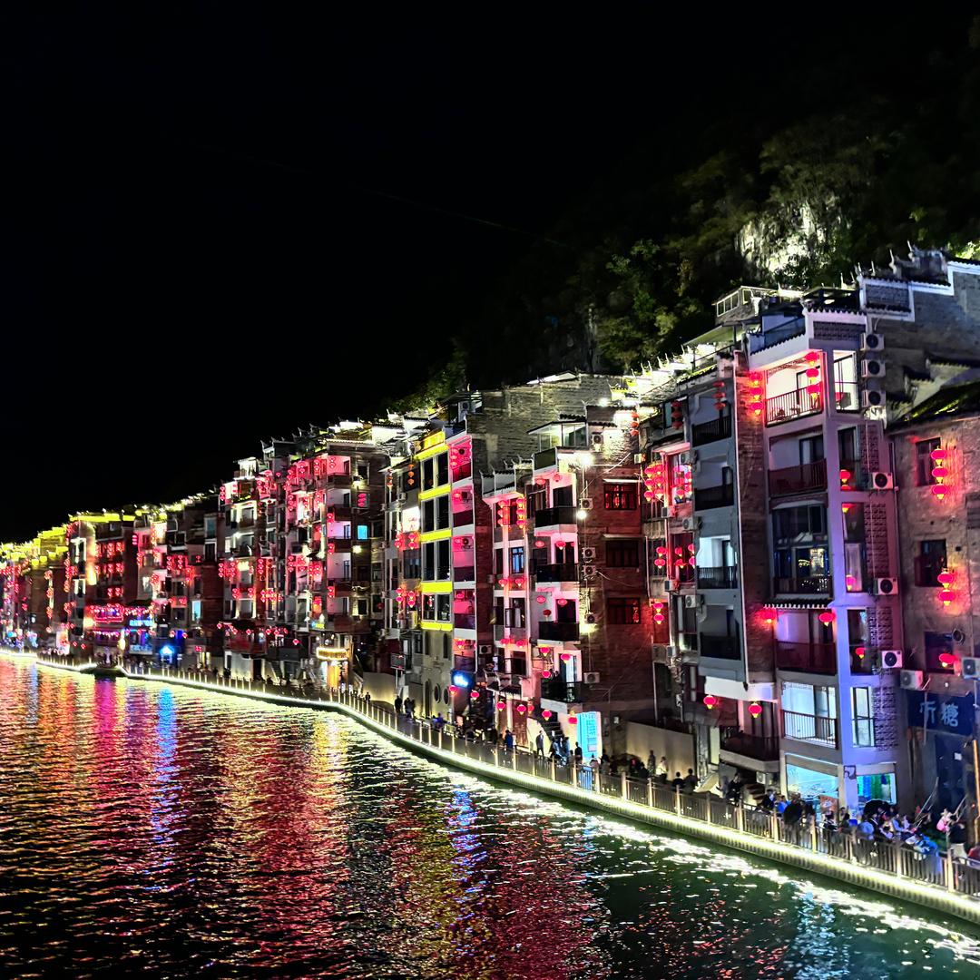 李建伟