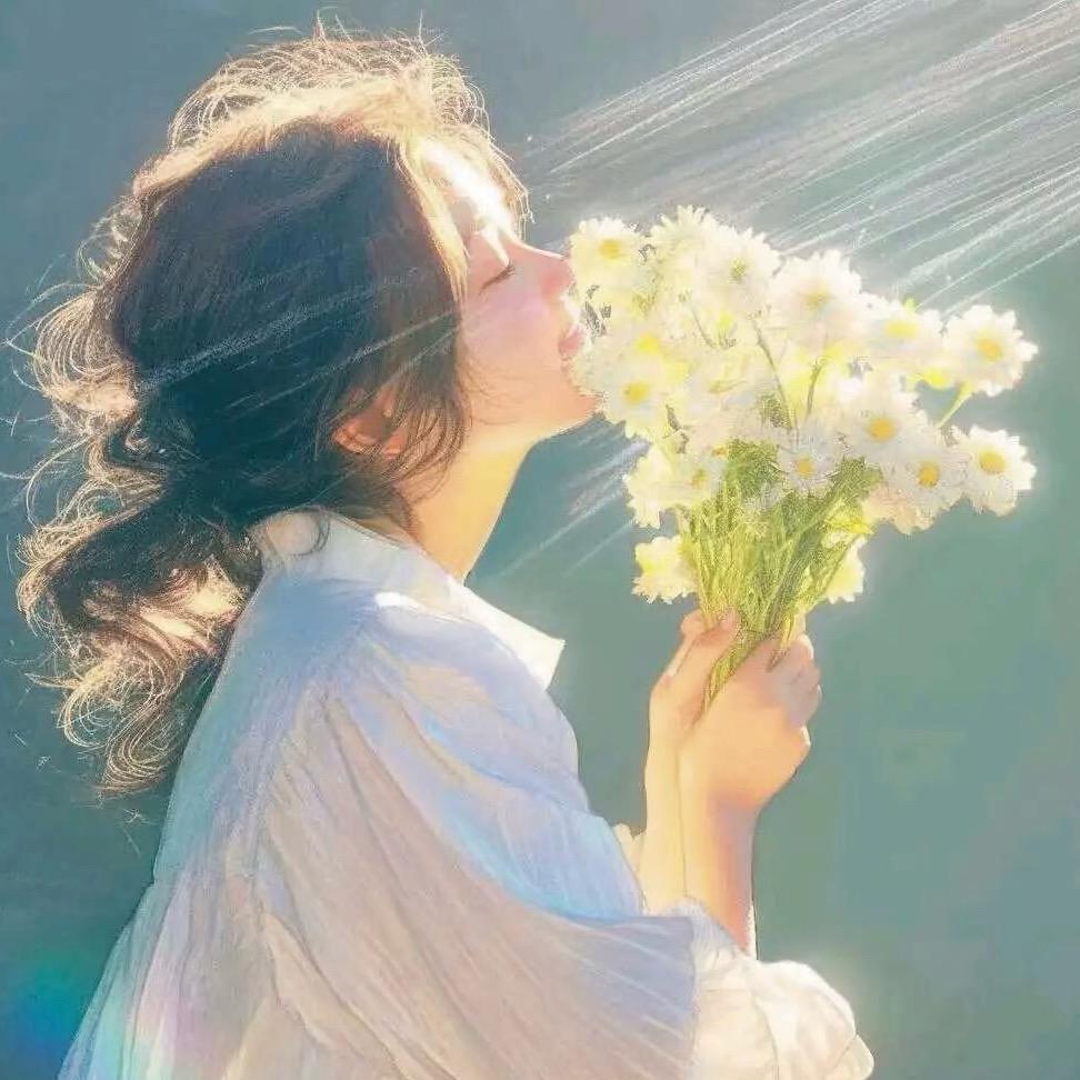 小津津  缺牙妹😅