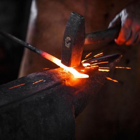 合力手工锻打农具