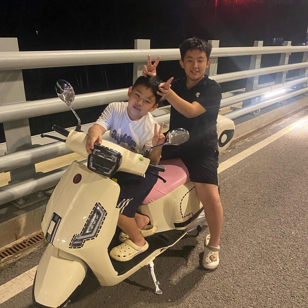 青春献给了小吊车／：；