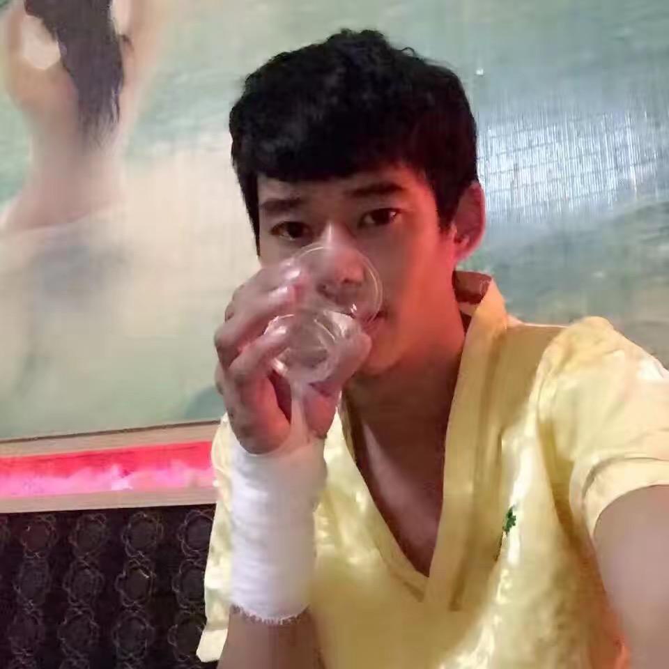 吴家二少箬隆羊肉砂锅。