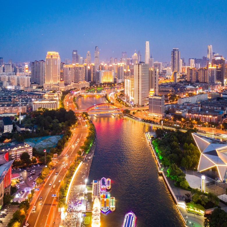 不文明行为广播员