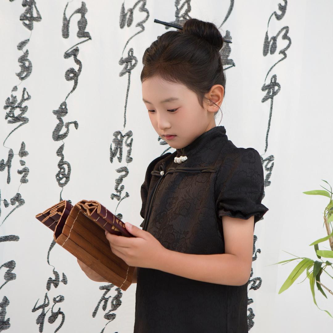 伊诺同学