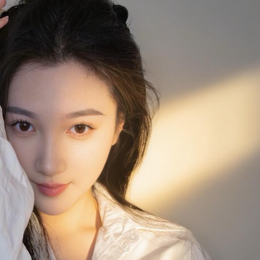 喜气洋杨女士-