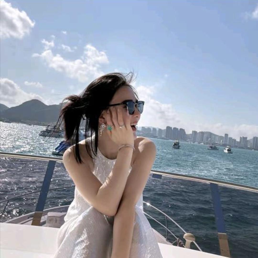 袁艺灵-精选时尚穿搭