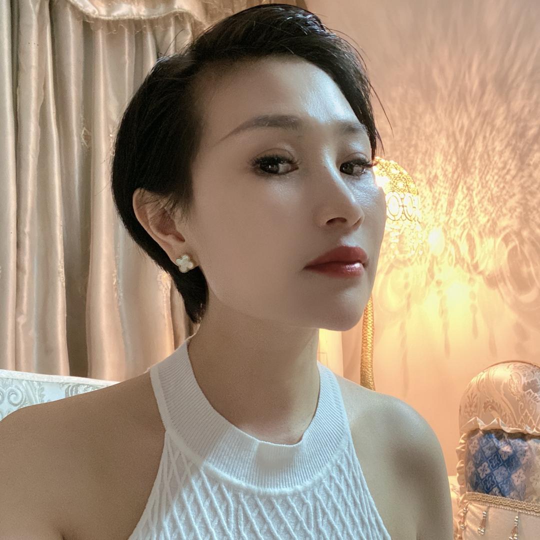 颜如钰