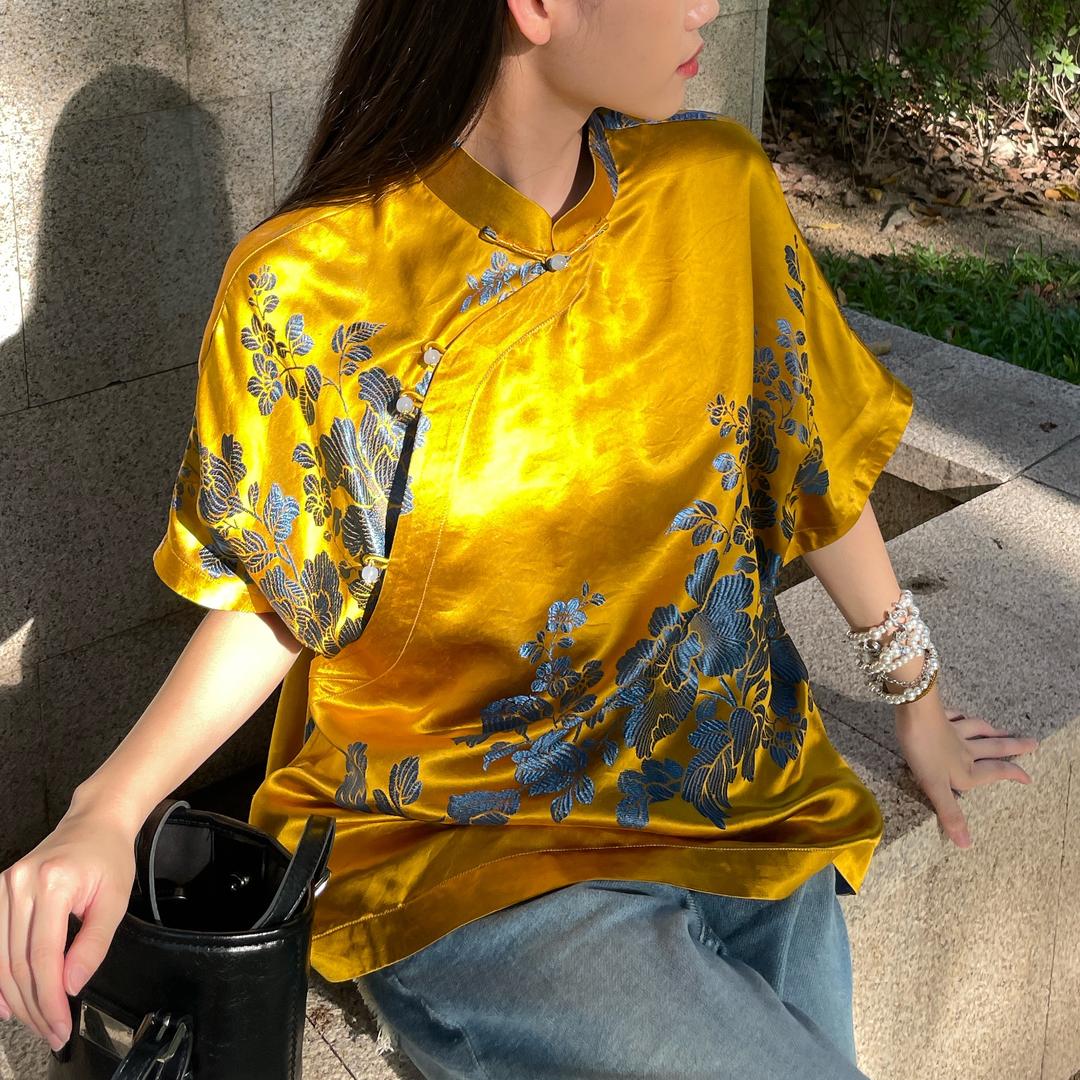 嘉嘉老缎源头工厂店长