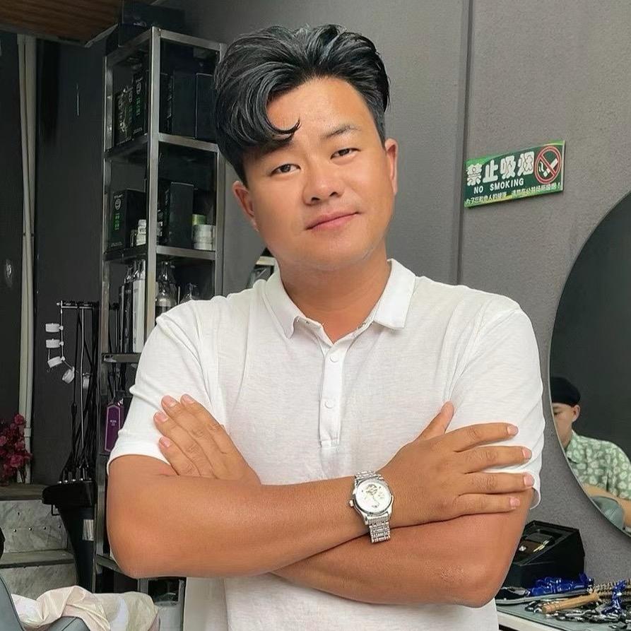 夏爱歌（书记）