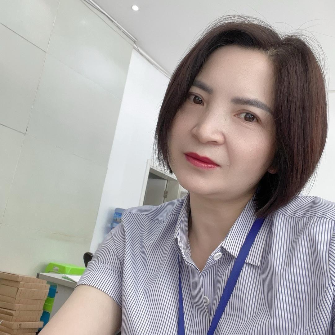 邓飞。