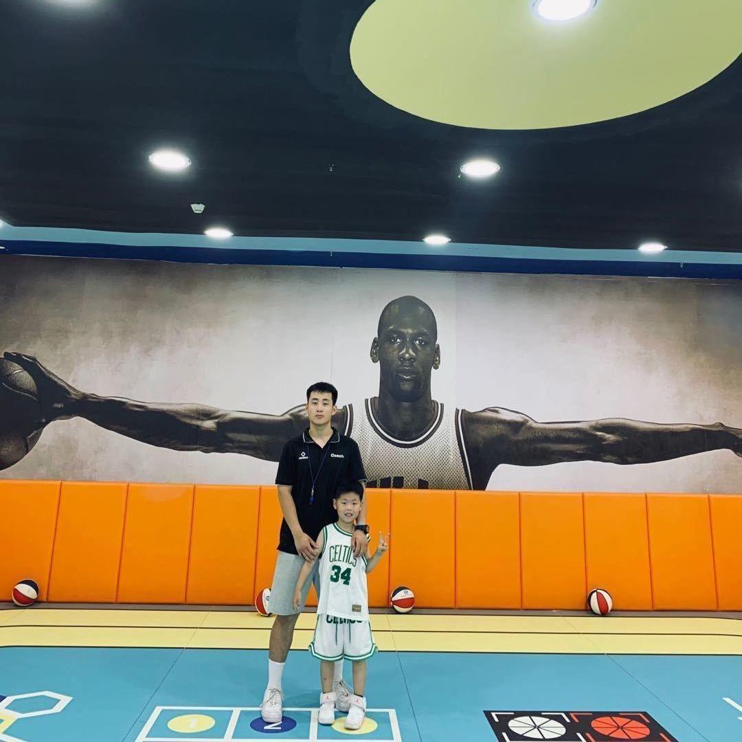 🏀昭晖篮球俱乐部曲教练