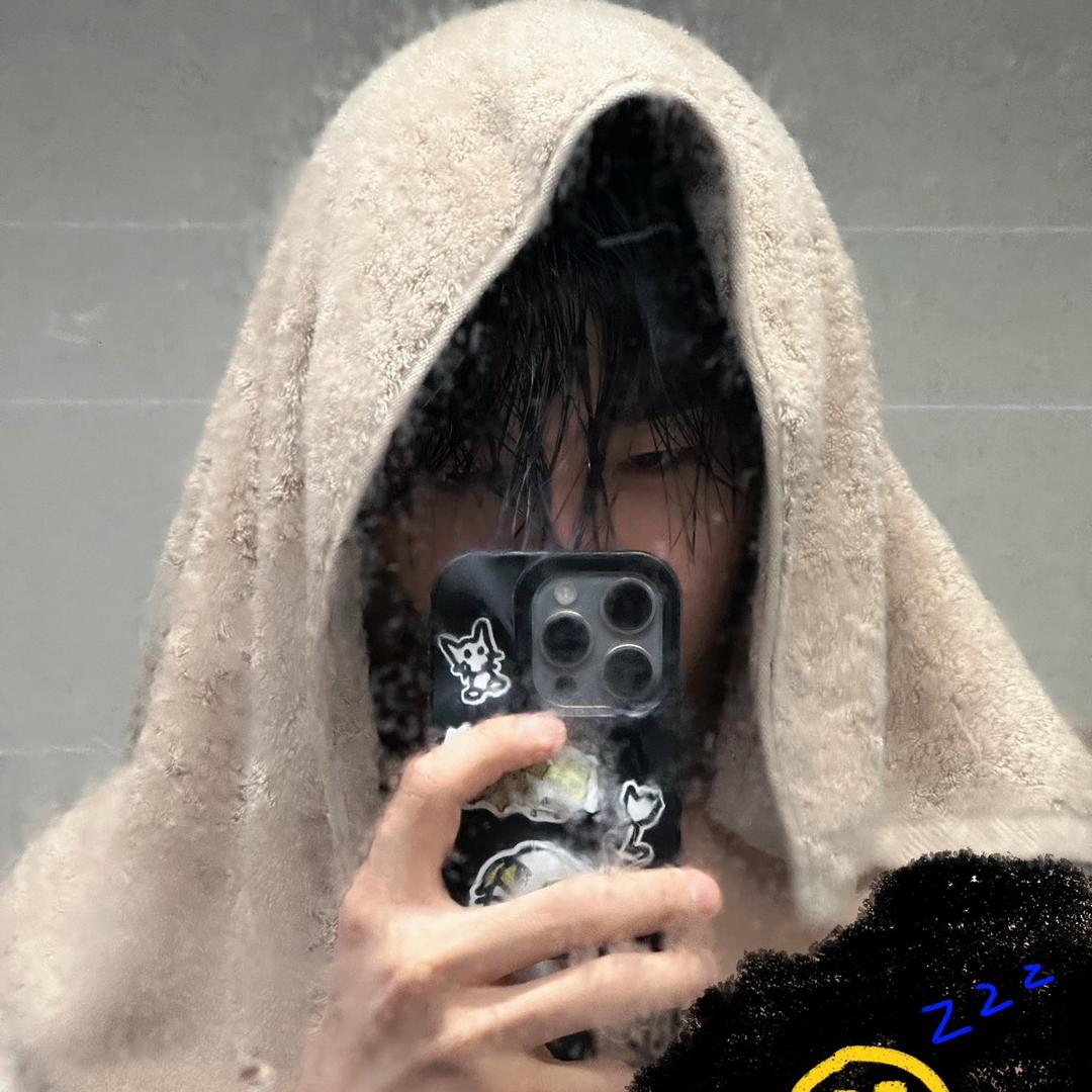 高坤卷发👩‍🦱头像