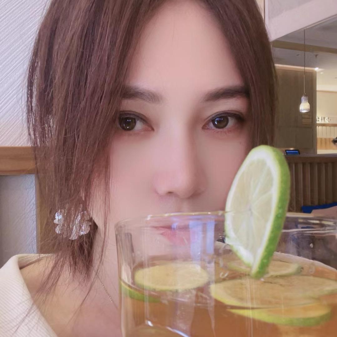 依文 yiwen👗👗👗👠