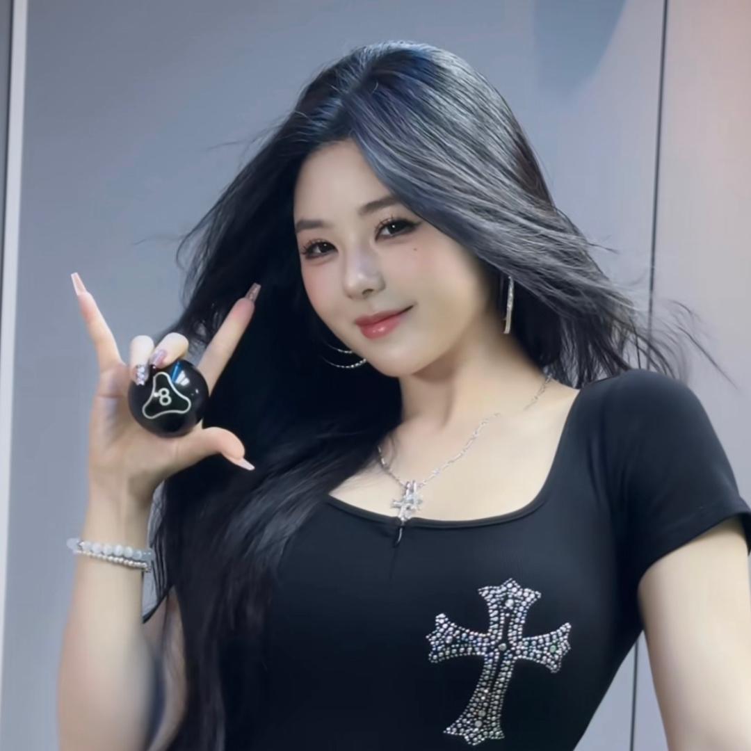 萌面侠 Meng Fairy 精品穿搭