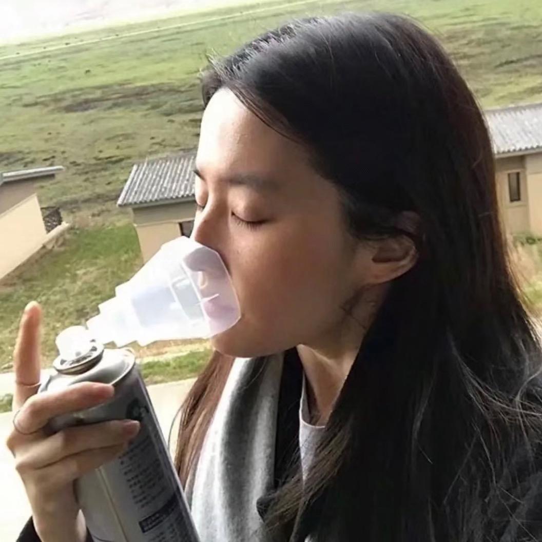 伤心草莓粥.