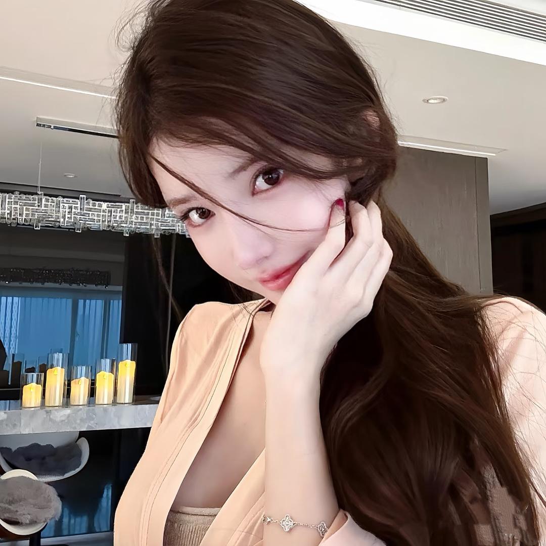Hua.花三三