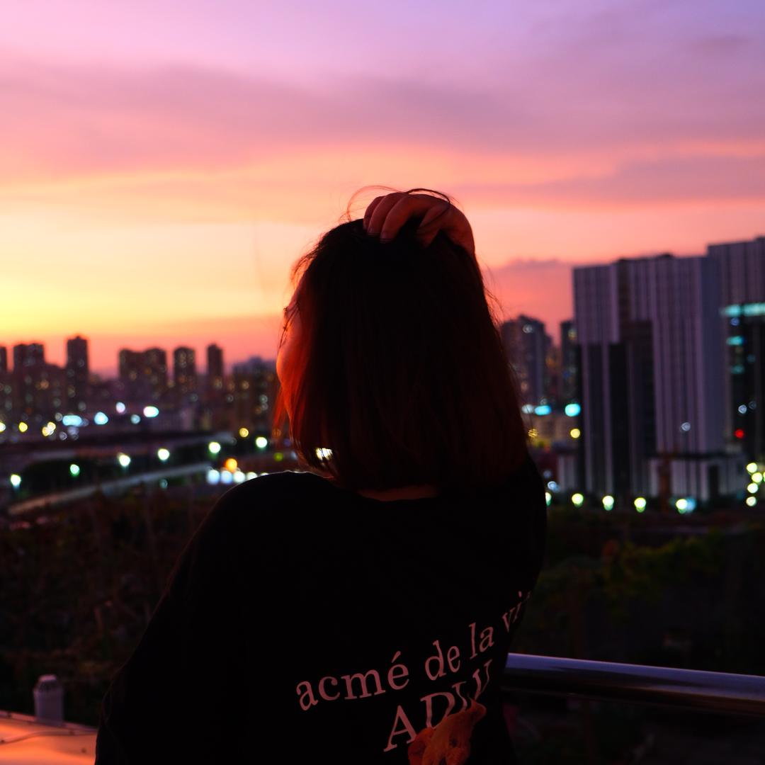 爱吃的小妹