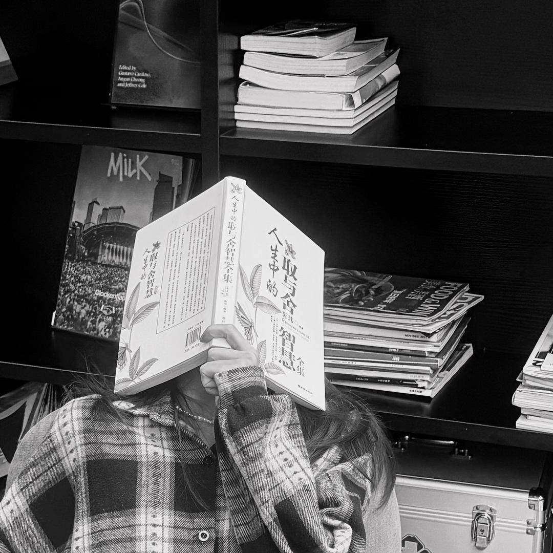 抑郁寡欢的多情人妻