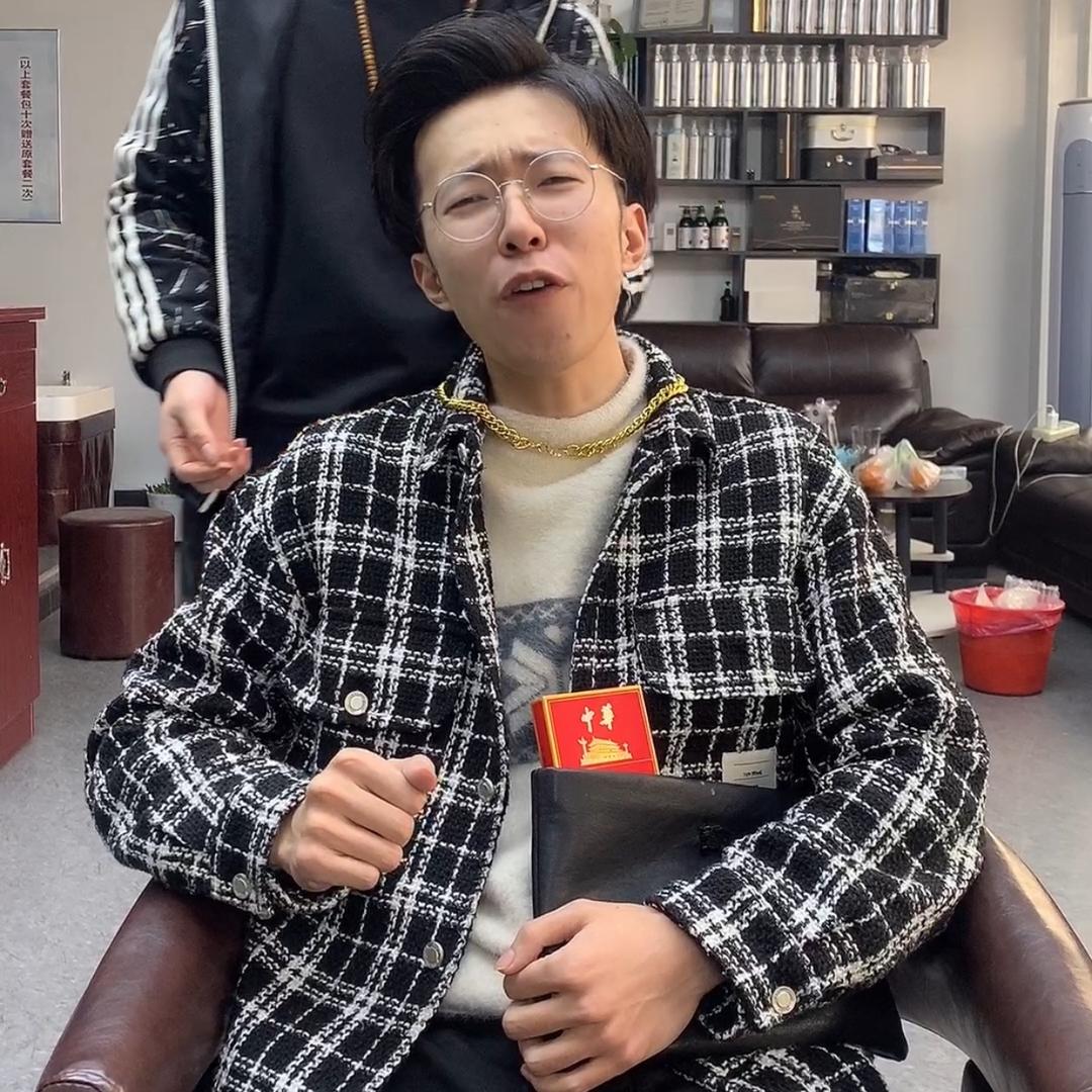 耿耿